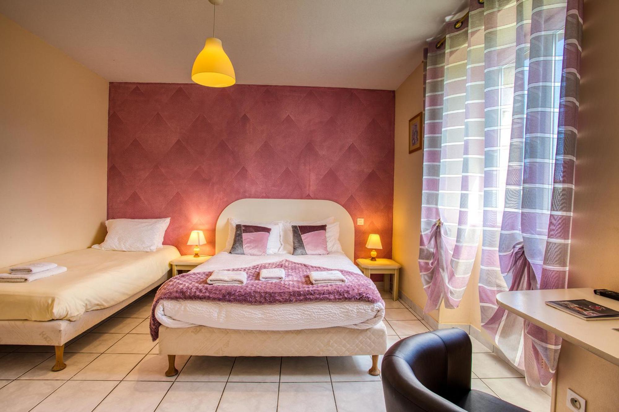 Hotel A Jayac - Logis Hotels Paulin Екстериор снимка