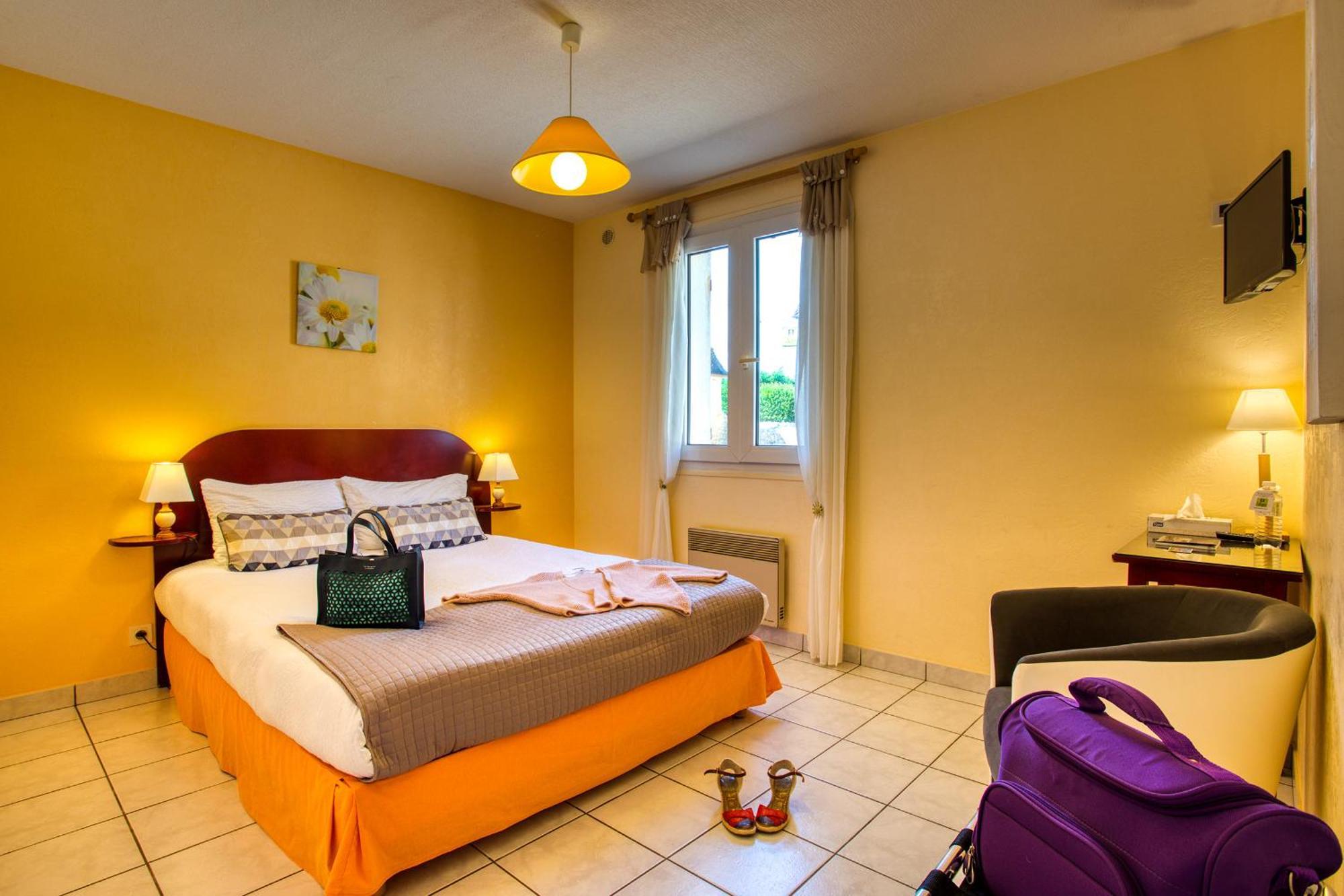 Hotel A Jayac - Logis Hotels Paulin Екстериор снимка